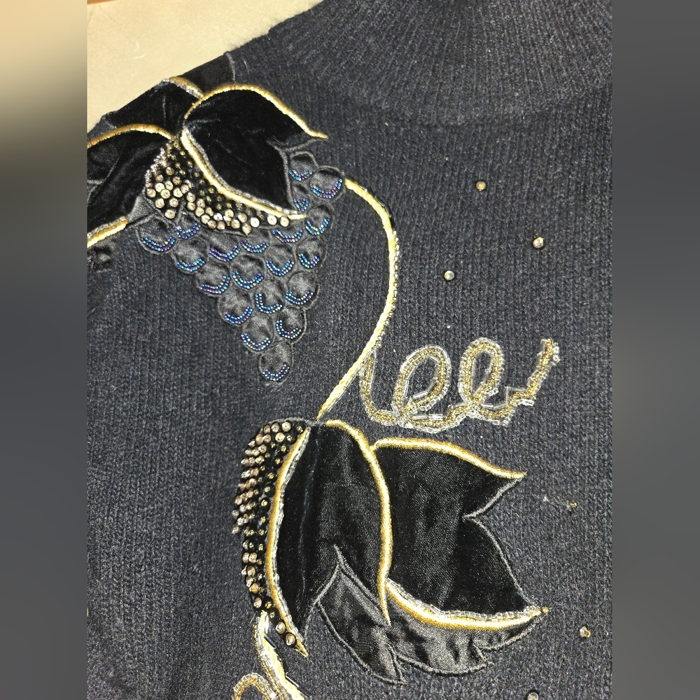 Vintage!! I.B.Diffusion | 1980s Black Beaded Sweater w/ Grapevine Design, Size M - Picture 9 of 13